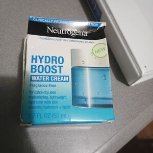 Neutrogena Hydro Boost Water Cream - Blue and White Packaging